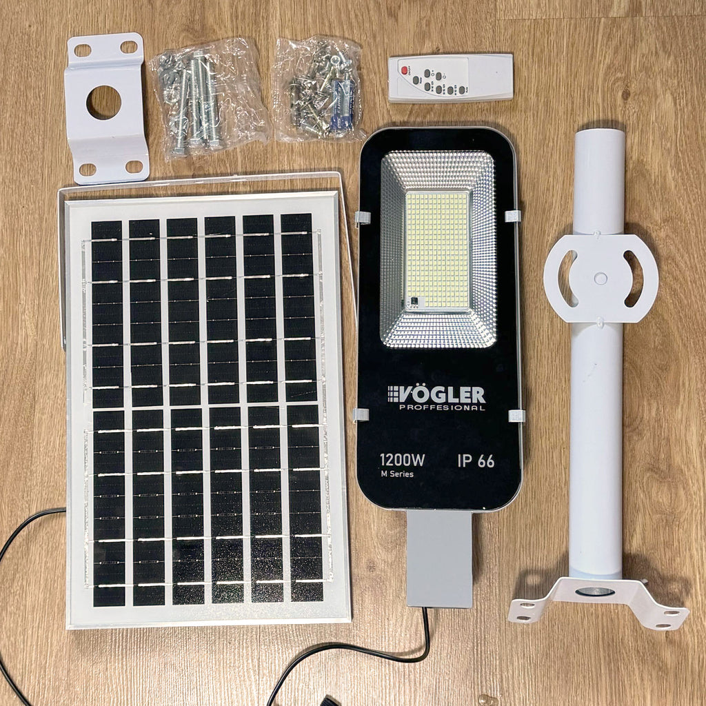 Zmogljiva solarna svetilka, senzor mraka, daljinsko upravljanje, Vögler Professional 1200W